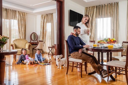 36_hotel_president_solin_family_time.jpg