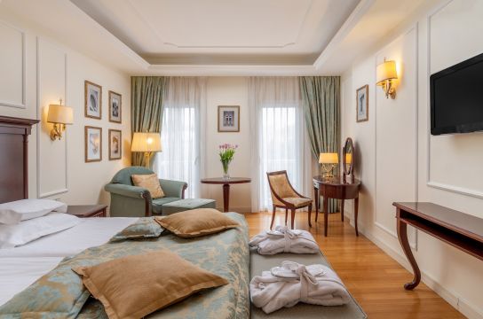 17_hotel_president_solin_room_2.jpg